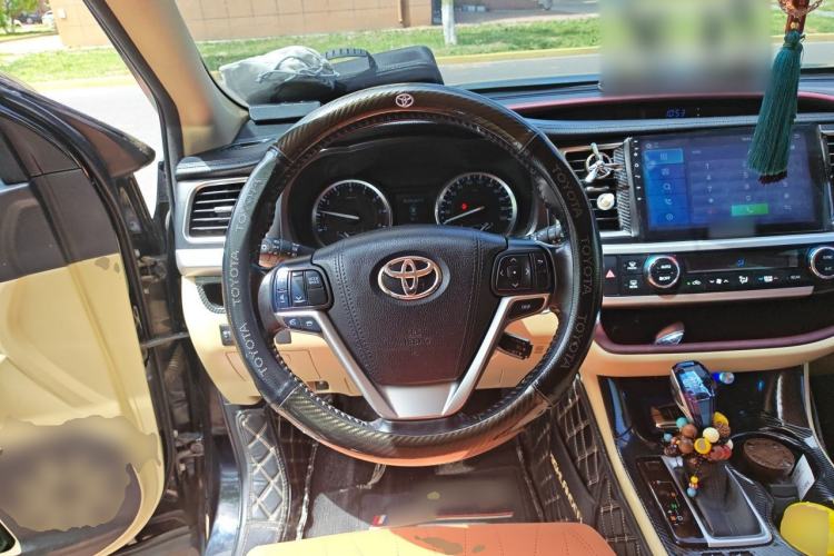 Used Toyota Highlander 2015 2.0T Four-Wheel Drive Luxury Edition 7-Seater Steering Wheel