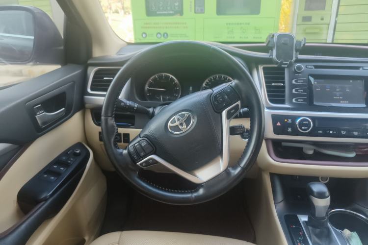 Used Toyota Highlander 2015 2.0T Four-Wheel Drive Luxury Edition 7-Seater Steering Wheel