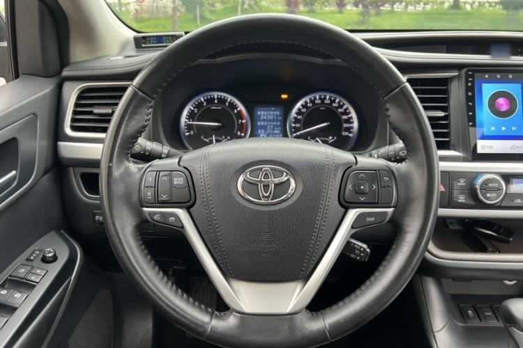 Used Toyota Highlander 2015 2.0T Four-Wheel Drive Luxury Edition 7-Seater Steering Wheel
