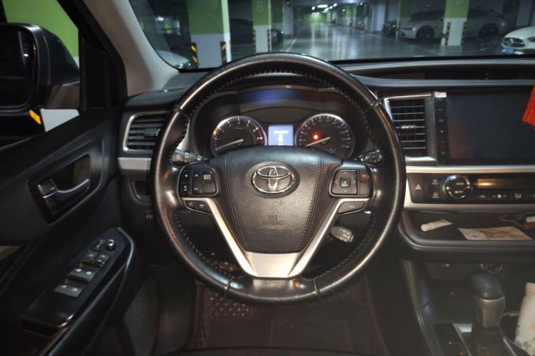 Used Toyota Highlander 2015 2.0T Four-Wheel Drive Luxury Edition 7-Seater Steering Wheel
