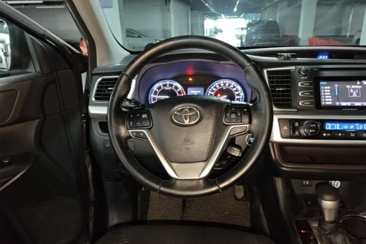 Used Toyota Highlander 2015 2.0T Four-Wheel Drive Luxury Edition 7-Seater Steering Wheel
