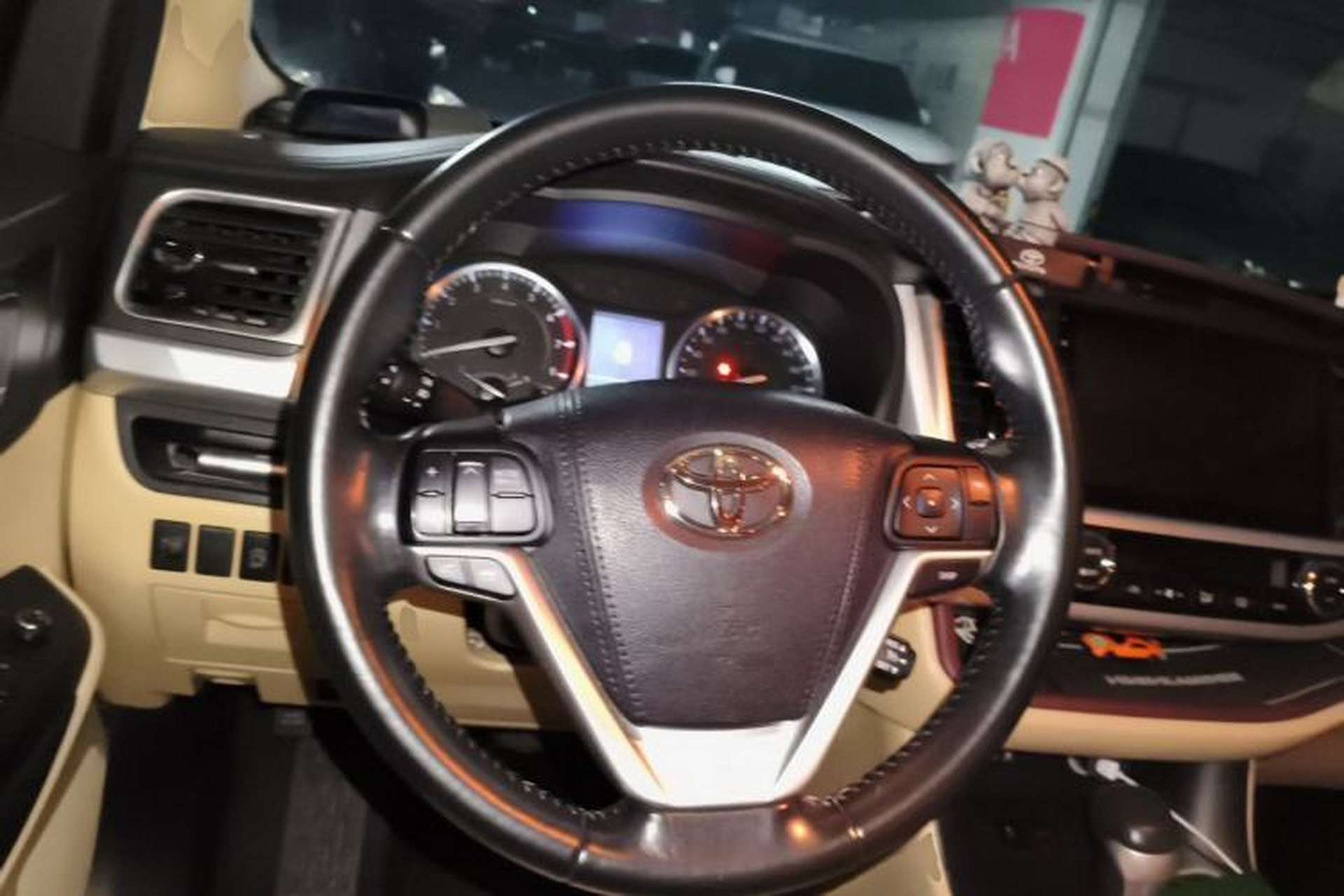 Used Toyota Highlander 2015 2.0T Two-Wheel Drive Luxury Edition 7 Seats Steering Wheel