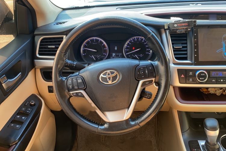 Used Toyota Highlander 2015 2.0T Four-Wheel Drive Luxury Edition 7-Seater Steering Wheel