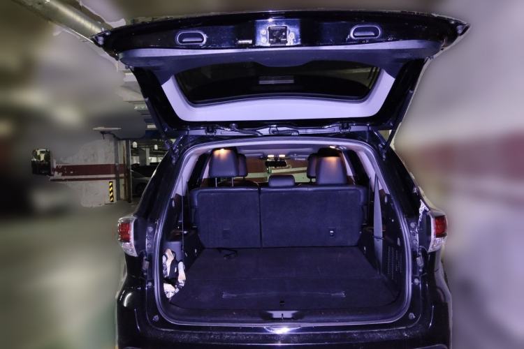 Used Toyota Highlander 2015 2.0T Four-Wheel Drive Luxury Edition 7-Seater Trunk