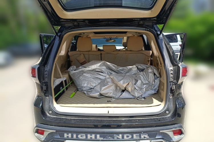 Used Toyota Highlander 2015 2.0T Four-Wheel Drive Luxury Edition 7-Seater Trunk
