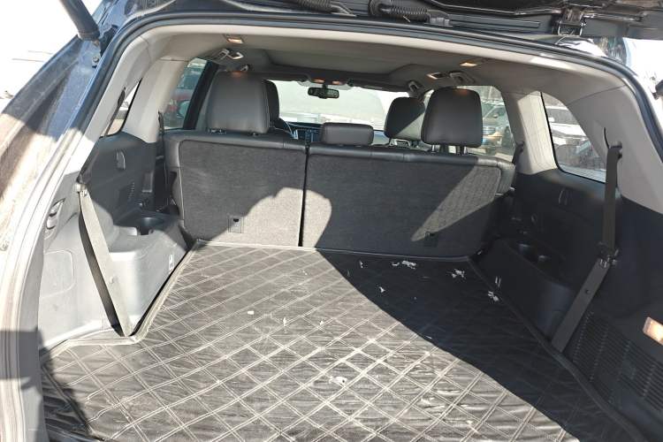 Used Toyota Highlander 2015 2.0T Four-Wheel Drive Ultimate Edition 7-Seater Trunk