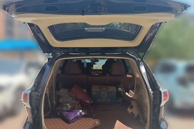 Used Toyota Highlander 2015 2.0T Four-Wheel Drive Elite Edition 7-Seater Trunk