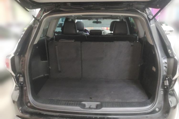 Used Toyota Highlander 2015 2.0T Four-Wheel Drive Luxury Edition 7-Seater Trunk