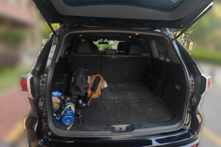 Used Toyota Highlander 2015 2.0T Four-Wheel Drive Luxury Edition 7-Seater Trunk