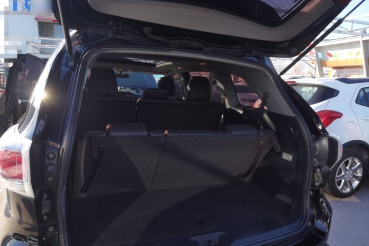 Used Toyota Highlander 2015 2.0T Four-Wheel Drive Luxury Edition 7-Seater Trunk