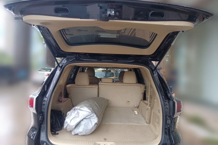 Used Toyota Highlander 2015 2.0T Four-Wheel Drive Luxury Edition 7-Seater Trunk