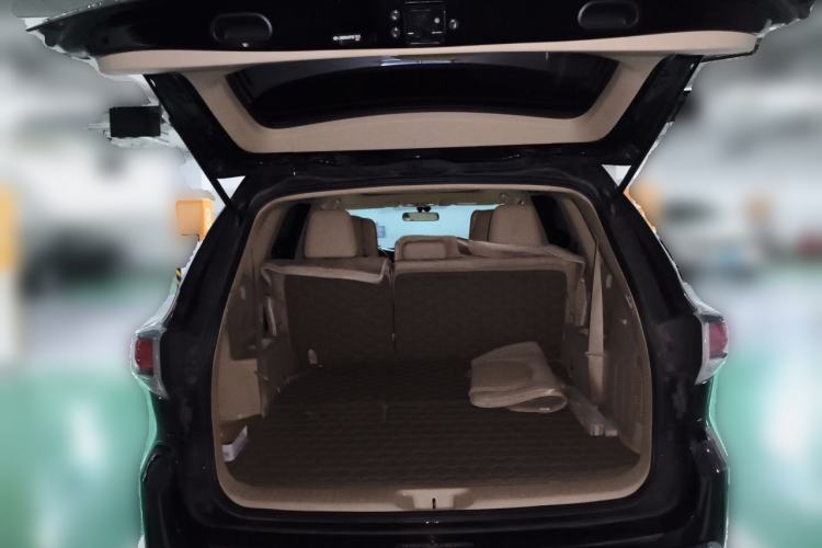 Used Toyota Highlander 2015 2.0T Four-Wheel Drive Luxury Edition 7-Seater Trunk