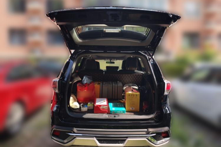 Used Toyota Highlander 2015 2.0T Four-Wheel Drive Luxury Edition 7-Seater Trunk