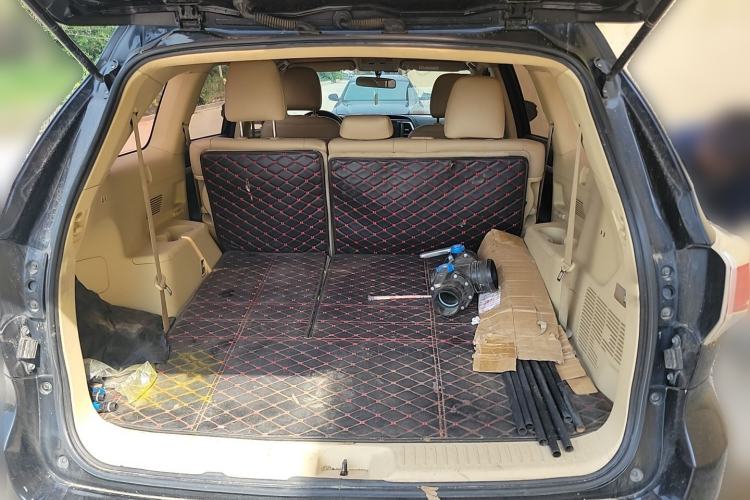 Used Toyota Highlander 2015 2.0T Four-Wheel Drive Elite Edition 7-Seater Trunk