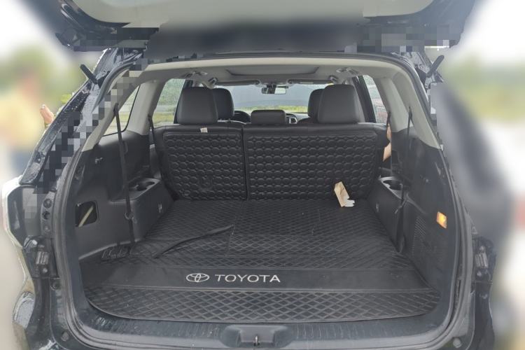 Used Toyota Highlander 2015 2.0T Four-Wheel Drive Luxury Edition 7-Seater Trunk