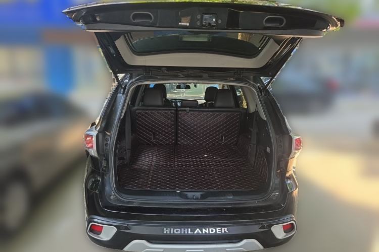 Used Toyota Highlander 2015 2.0T Four-Wheel Drive Luxury Edition 7-Seater Trunk