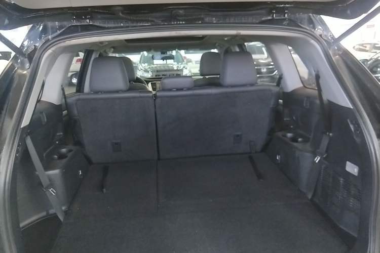 Used Toyota Highlander 2015 2.0T Four-Wheel Drive Luxury Edition 7-Seater Trunk