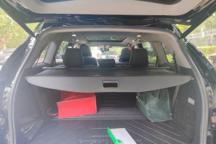 Used Toyota Highlander 2015 2.0T Four-Wheel Drive Ultimate Edition 7-Seater Trunk