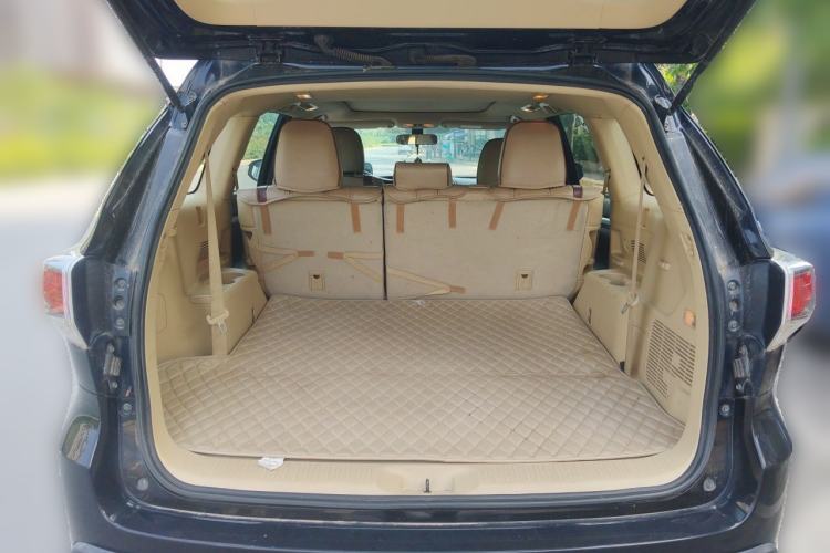 Used Toyota Highlander 2015 2.0T Four-Wheel Drive Luxury Edition 7-Seater Trunk