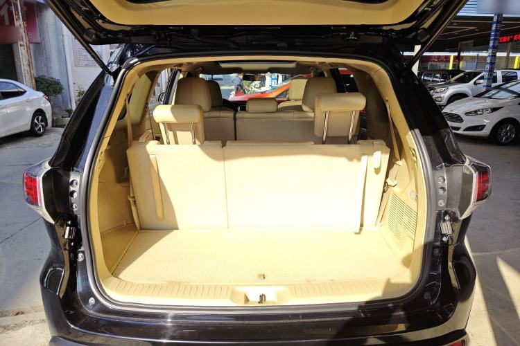 Used Toyota Highlander 2015 2.0T Four-Wheel Drive Luxury Edition 7-Seater Trunk