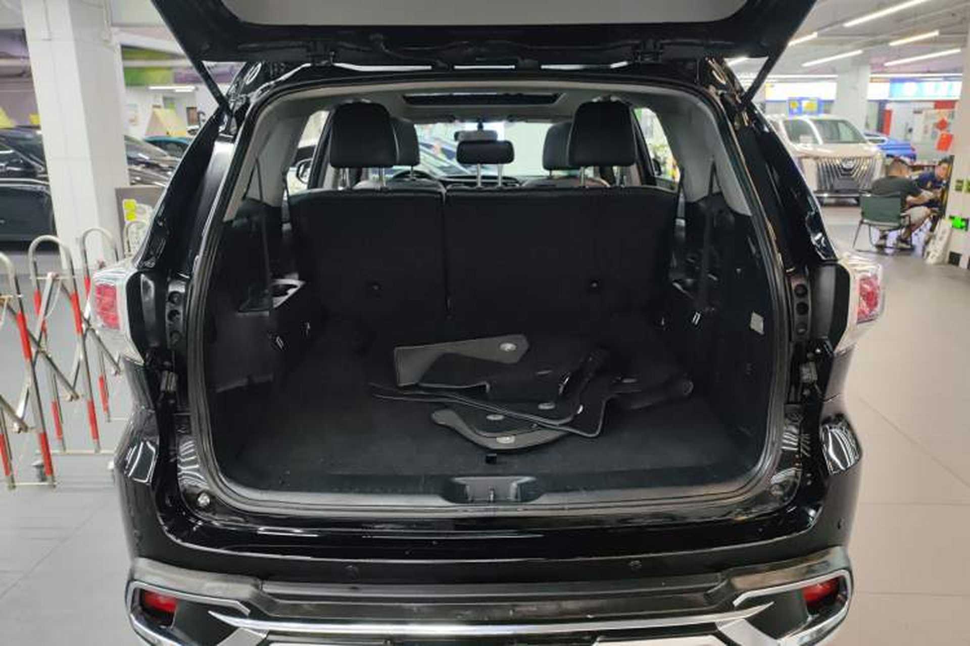 Used Toyota Highlander 2015 2.0T Four-Wheel Drive Luxury Edition 7-Seater Trunk