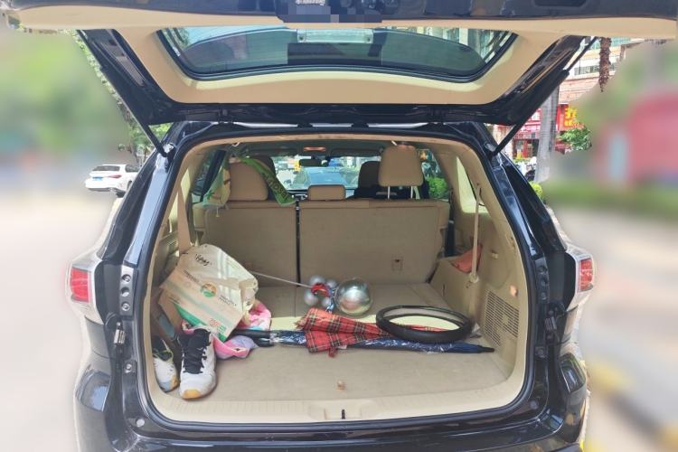 Used Toyota Highlander 2015 2.0T Four-Wheel Drive Elite Edition 7-Seater Trunk