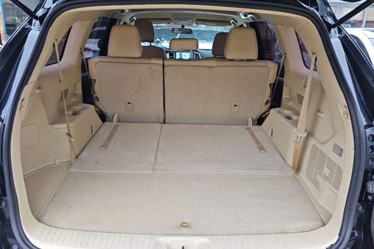 Used Toyota Highlander 2015 2.0T Four-Wheel Drive Elite Edition 7-Seater Trunk