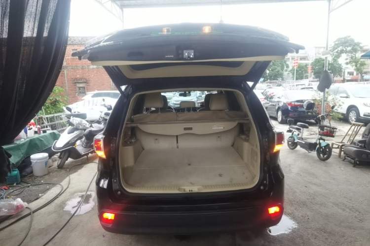 Used Toyota Highlander 2015 2.0T Two-Wheel Drive Elite Edition 5 Seats Trunk