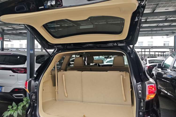 Used Toyota Highlander 2015 2.0T Four-Wheel Drive Elite Edition 7-Seater Trunk