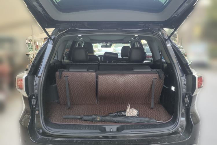 Used Toyota Highlander 2015 2.0T Four-Wheel Drive Luxury Edition 7-Seater Trunk