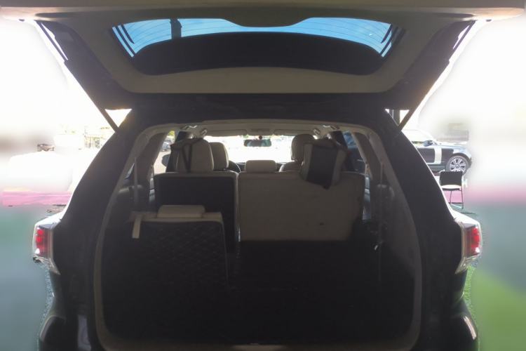 Used Toyota Highlander 2015 2.0T Two-Wheel Drive Elite Edition 7 Seats Trunk