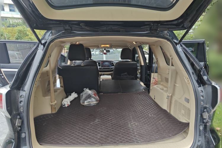 Used Toyota Highlander 2015 2.0T Four-Wheel Drive Elite Edition 7-Seater Trunk