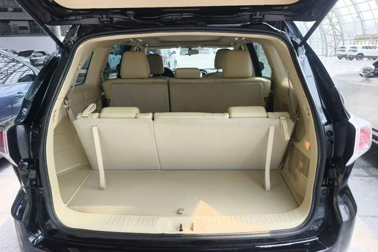 Used Toyota Highlander 2015 2.0T Four-Wheel Drive Luxury Edition 7-Seater Trunk