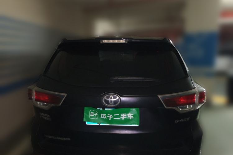 Used Toyota Highlander 2015 2.0T Two-Wheel Drive Elite Edition 5 Seats Trunk
