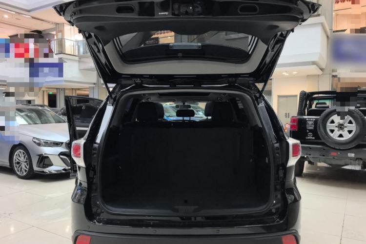 Used Toyota Highlander 2015 2.0T Four-Wheel Drive Luxury Edition 7-Seater Trunk