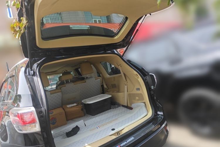 Used Toyota Highlander 2015 2.0T Four-Wheel Drive Luxury Edition 7-Seater Trunk
