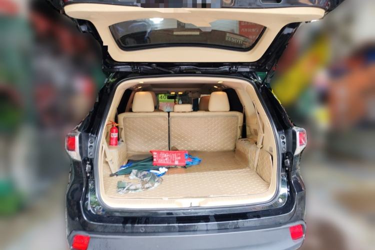 Used Toyota Highlander 2015 2.0T Four-Wheel Drive Luxury Edition 7-Seater Trunk