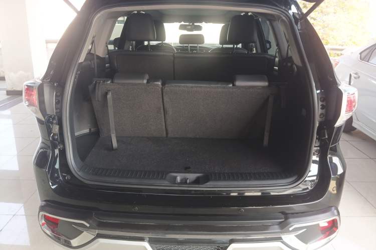 Used Toyota Highlander 2015 2.0T Four-Wheel Drive Luxury Edition 7-Seater Trunk
