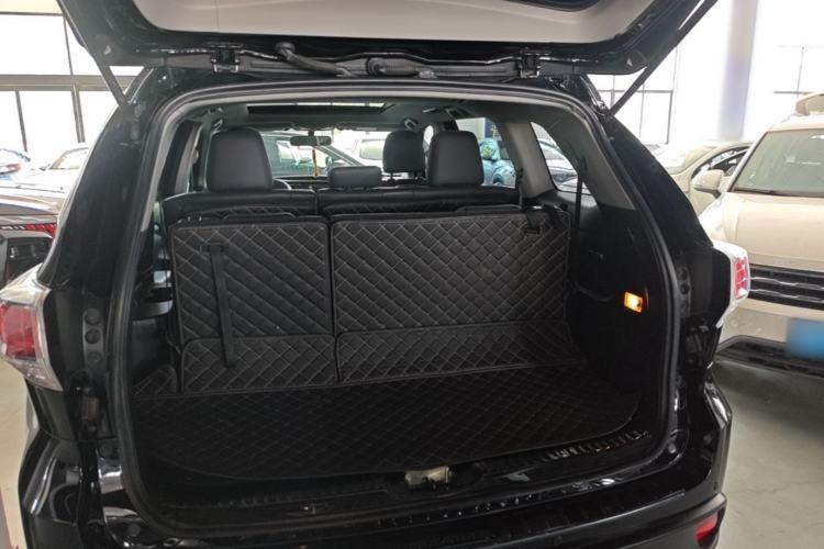Used Toyota Highlander 2015 2.0T Four-Wheel Drive Luxury Edition 7-Seater Trunk