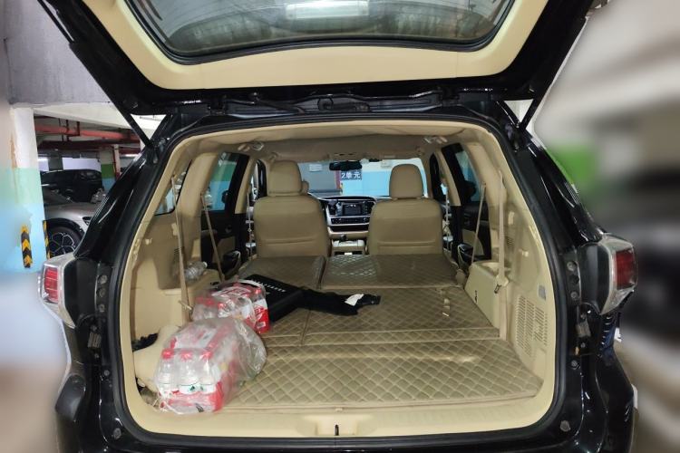 Used Toyota Highlander 2015 2.0T Four-Wheel Drive Elite Edition 7-Seater Trunk