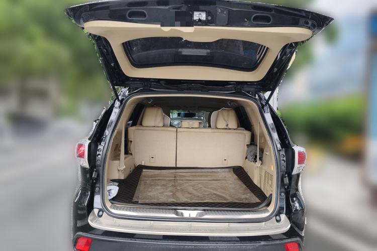 Used Toyota Highlander 2015 2.0T Four-Wheel Drive Elite Edition 7-Seater Trunk