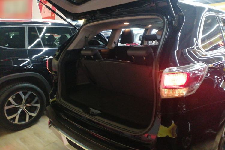 Used Toyota Highlander 2015 2.0T Two-Wheel Drive Luxury Edition 7 Seats Trunk