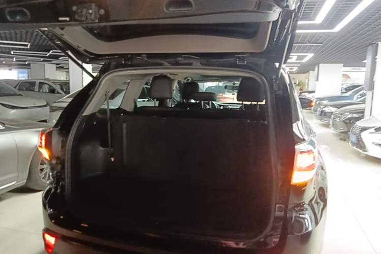 Used Toyota Highlander 2015 2.0T Four-Wheel Drive Luxury Edition 7-Seater Trunk