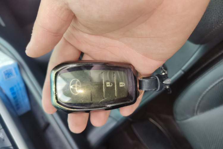 Used Toyota Highlander 2015 2.0T Four-Wheel Drive Luxury Edition 7-Seater Vehicle Key
