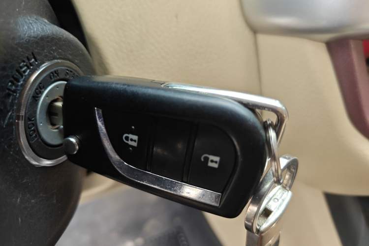 Used Toyota Highlander 2015 2.0T Two-Wheel Drive Elite Edition 7 Seats Vehicle Key