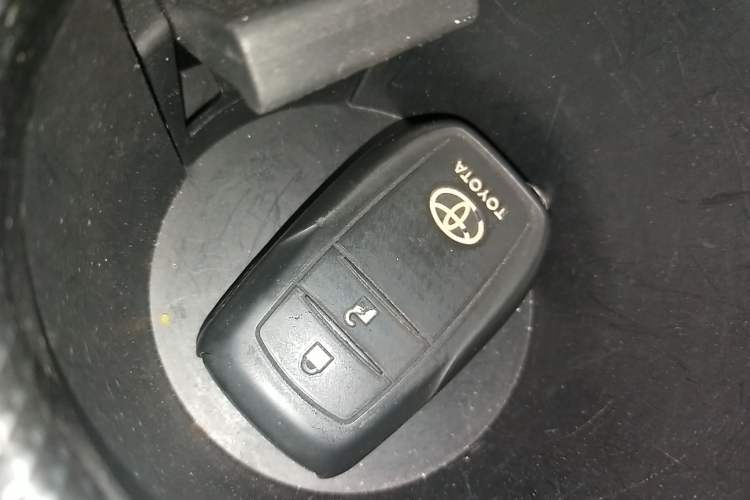 Used Toyota Highlander 2015 2.0T Four-Wheel Drive Luxury Edition 7-Seater Vehicle Key