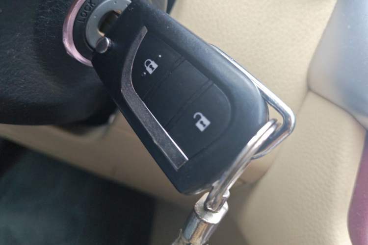 Used Toyota Highlander 2015 2.0T Four-Wheel Drive Elite Edition 7-Seater Vehicle Key