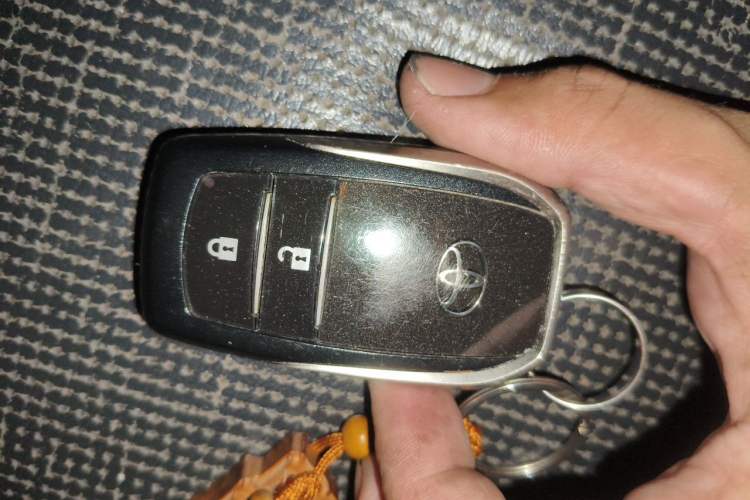 Used Toyota Highlander 2015 2.0T Four-Wheel Drive Luxury Edition 7-Seater Vehicle Key