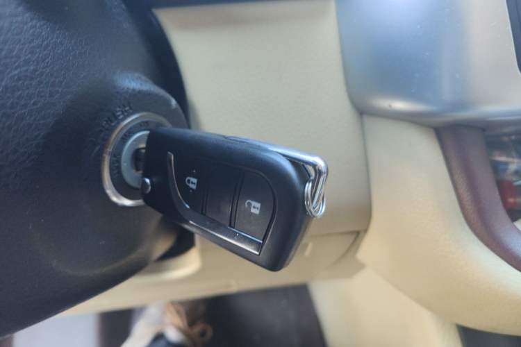 Used Toyota Highlander 2015 2.0T Four-Wheel Drive Elite Edition 7-Seater Vehicle Key