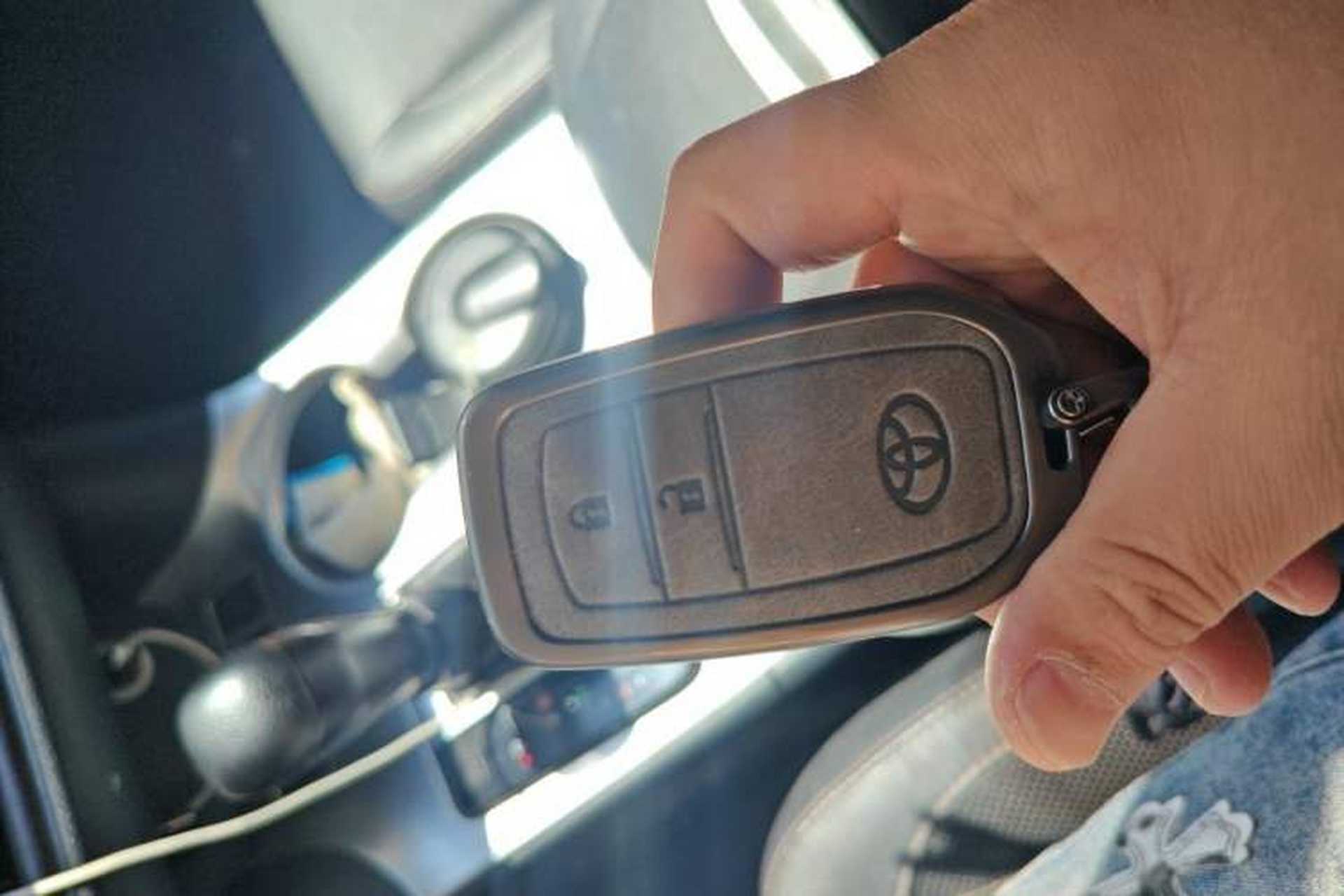 Used Toyota Highlander 2015 2.0T Four-Wheel Drive Luxury Edition 7-Seater Vehicle Key